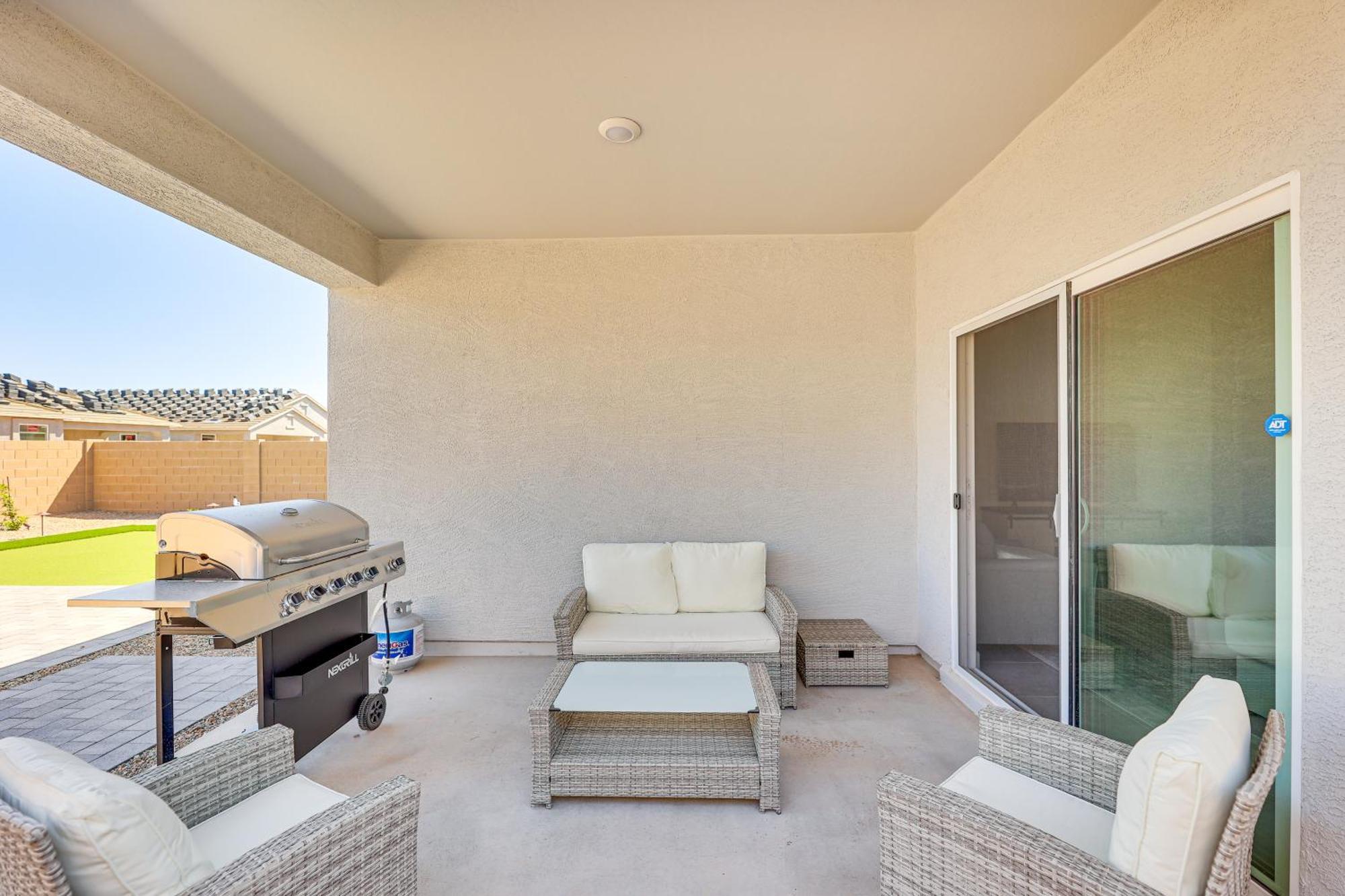Maricopa Home With Putting Green And Covered Patio! Εξωτερικό φωτογραφία